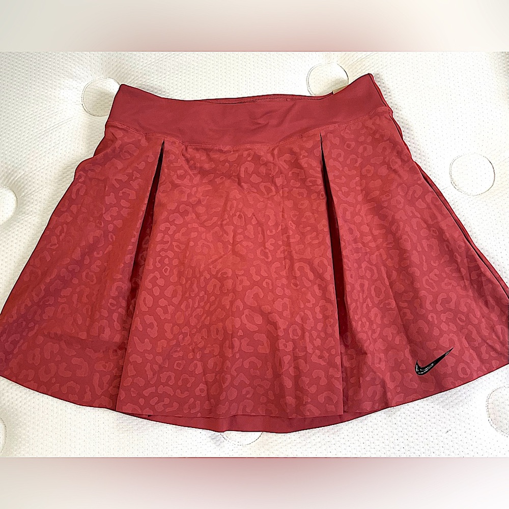 Nike skort size medium